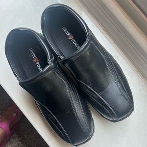 Deer stags kids uniform shoes never worn brand new recess is the style 4.5 size